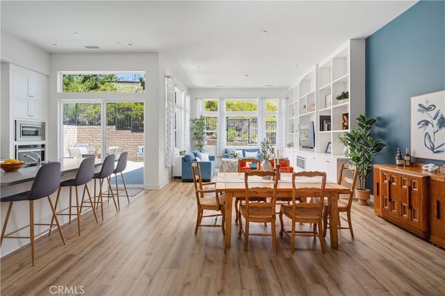 19045 Martino Court, Saugus, CA 91350