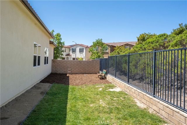 19045 Martino Court, Saugus, CA 91350