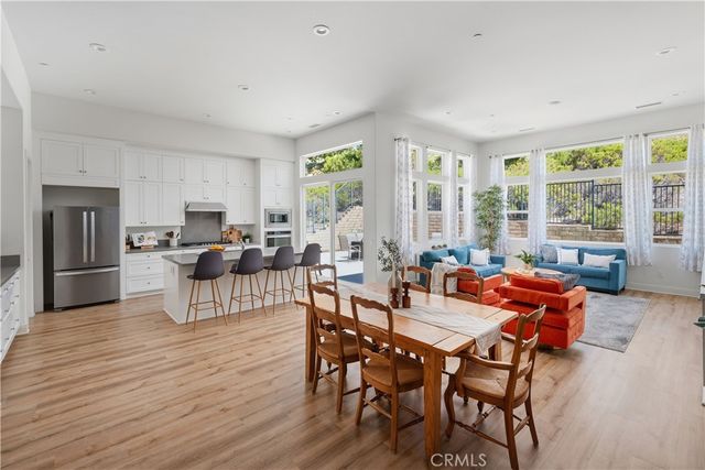 19045 Martino Court, Saugus, CA 91350