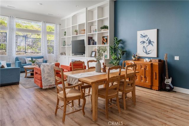 19045 Martino Court, Saugus, CA 91350