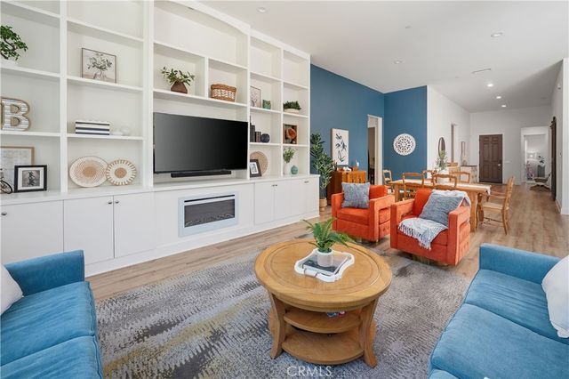 19045 Martino Court, Saugus, CA 91350