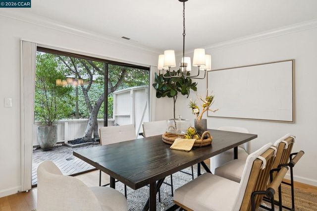 543 Matterhorn Dr, Walnut Creek, CA 94598