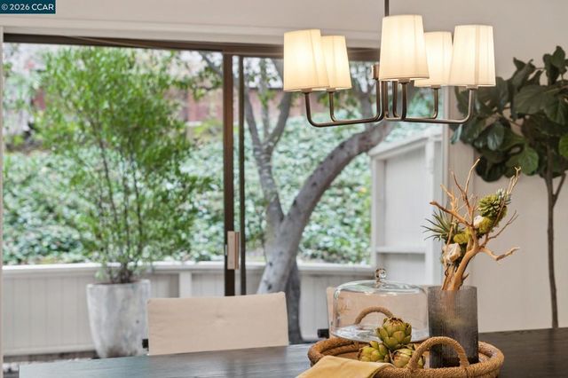 543 Matterhorn Dr, Walnut Creek, CA 94598