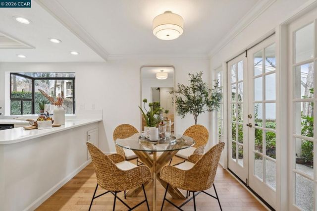 543 Matterhorn Dr, Walnut Creek, CA 94598