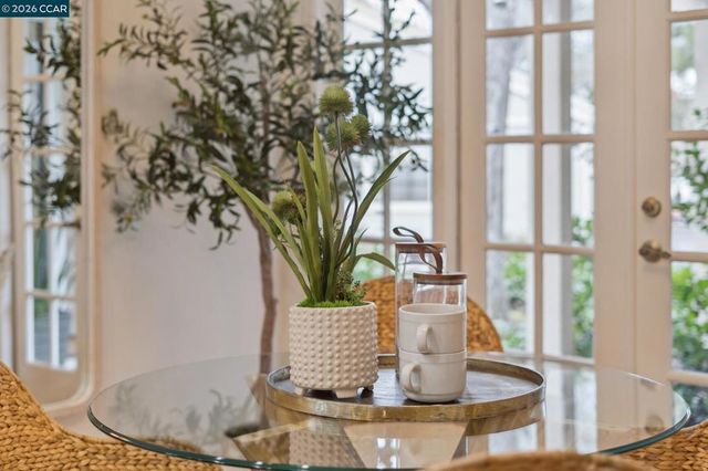 543 Matterhorn Dr, Walnut Creek, CA 94598