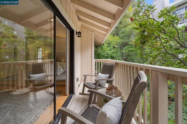 543 Matterhorn Dr, Walnut Creek, CA 94598