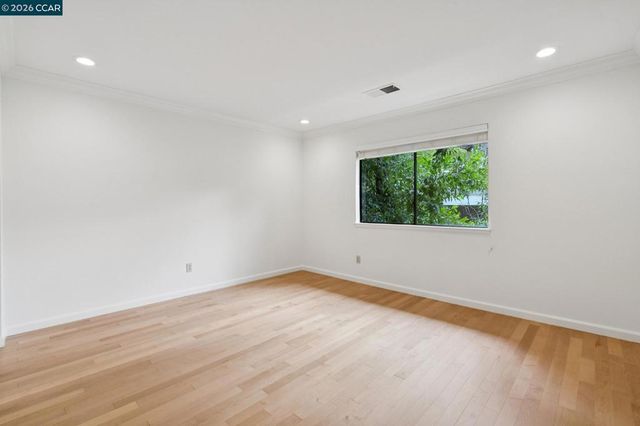 543 Matterhorn Dr, Walnut Creek, CA 94598