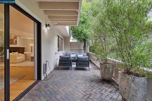 543 Matterhorn Dr, Walnut Creek, CA 94598