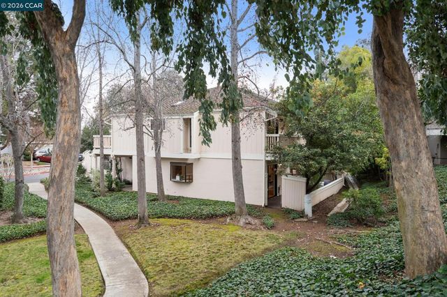 543 Matterhorn Dr, Walnut Creek, CA 94598
