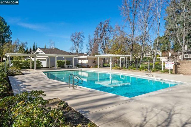 543 Matterhorn Dr, Walnut Creek, CA 94598