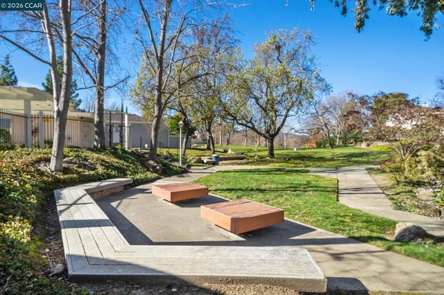 543 Matterhorn Dr, Walnut Creek, CA 94598