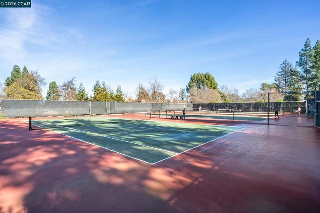 543 Matterhorn Dr, Walnut Creek, CA 94598