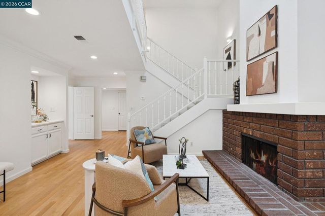 543 Matterhorn Dr, Walnut Creek, CA 94598