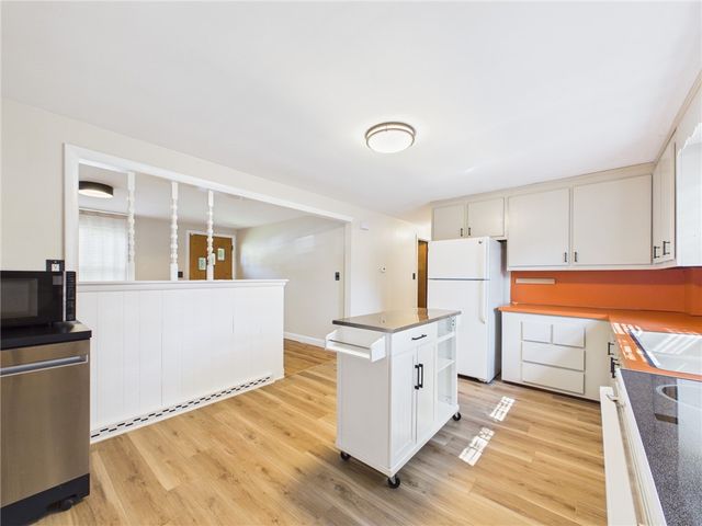 66 Shand Avenue, Warwick, RI 02889