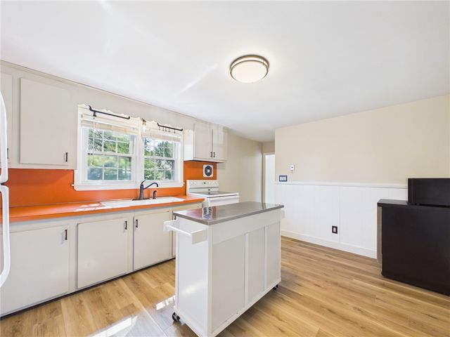 66 Shand Avenue, Warwick, RI 02889