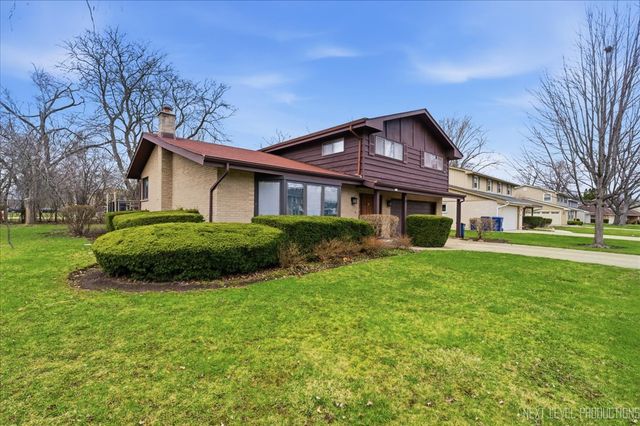 1708 Longvalley Drive, Northbrook, IL 60062