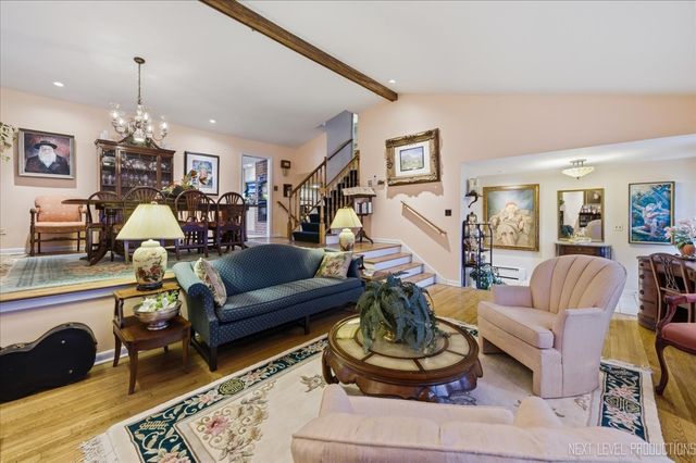 1708 Longvalley Drive, Northbrook, IL 60062