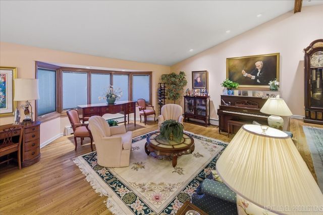 1708 Longvalley Drive, Northbrook, IL 60062