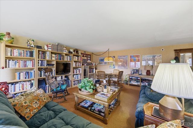 1708 Longvalley Drive, Northbrook, IL 60062