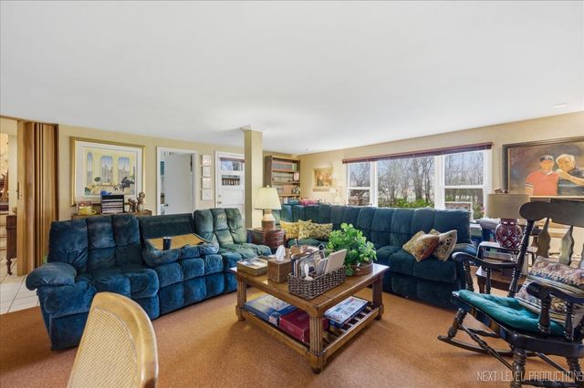 1708 Longvalley Drive, Northbrook, IL 60062