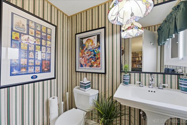 1708 Longvalley Drive, Northbrook, IL 60062