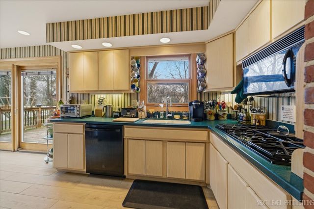 1708 Longvalley Drive, Northbrook, IL 60062