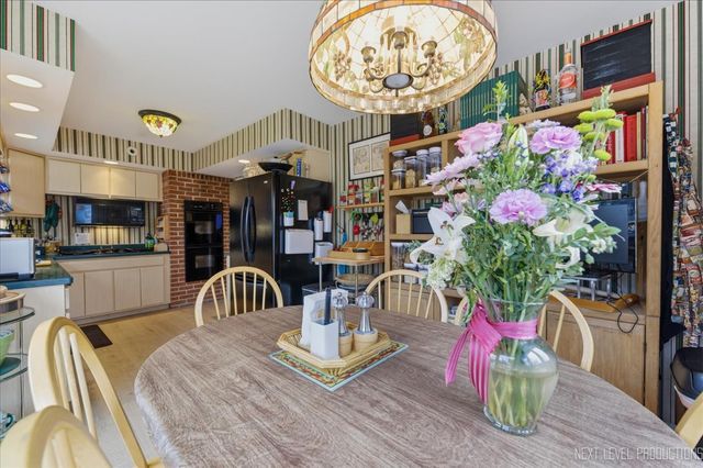 1708 Longvalley Drive, Northbrook, IL 60062