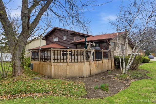 1708 Longvalley Drive, Northbrook, IL 60062