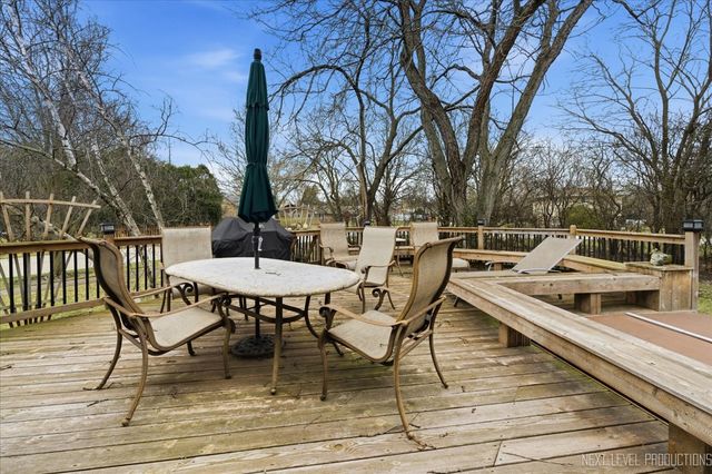 1708 Longvalley Drive, Northbrook, IL 60062