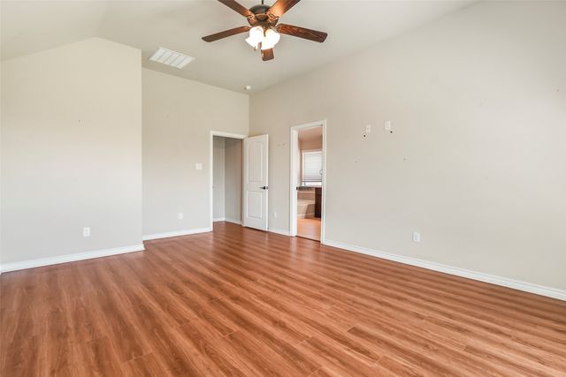 253 Cattlemans Trail, Saginaw, TX 76131