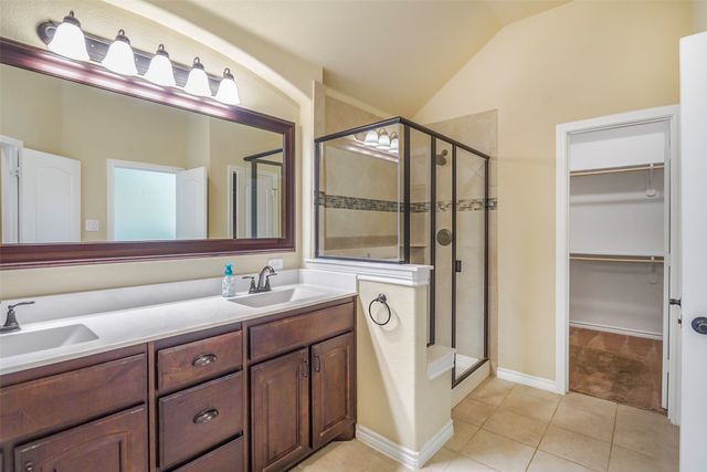 253 Cattlemans Trail, Saginaw, TX 76131