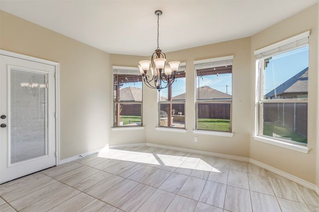 253 Cattlemans Trail, Saginaw, TX 76131