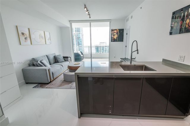 1080 Brickell Ave 3904, Miami, FL 33131