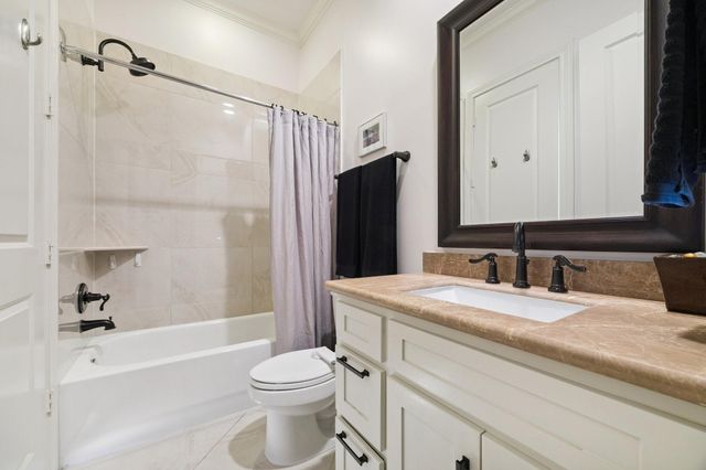 1305 W Bell Street, Houston, TX 77019