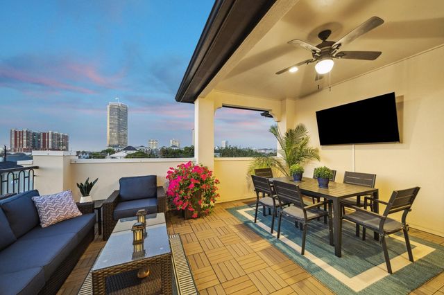 1305 W Bell Street, Houston, TX 77019