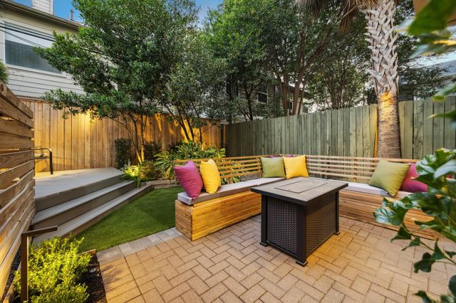 1305 W Bell Street, Houston, TX 77019