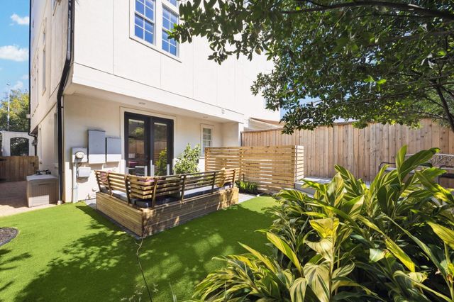 1305 W Bell Street, Houston, TX 77019