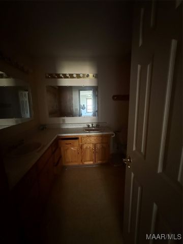 362 Enfinger Road, Lowndesboro, AL 36752