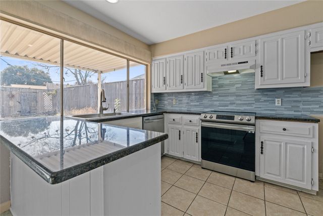 1722 Plantation Road, Garland, TX 75044