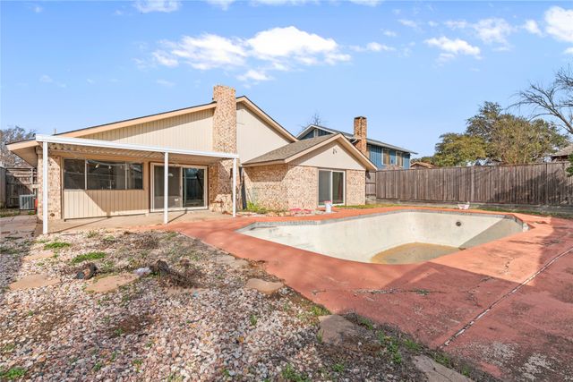 1722 Plantation Road, Garland, TX 75044