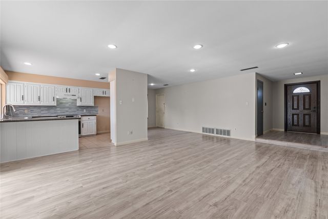 1722 Plantation Road, Garland, TX 75044