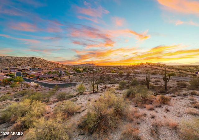 9111 E CANYON CREEK Drive 14, Gold Canyon, AZ 85118