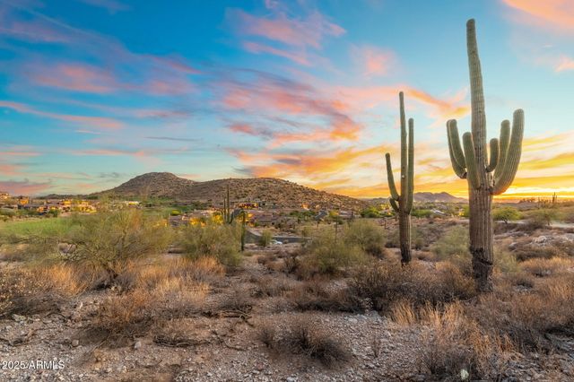 9111 E CANYON CREEK Drive 14, Gold Canyon, AZ 85118
