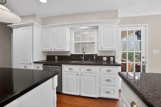 112 Kirkwood Lane, Conroe, TX 77304