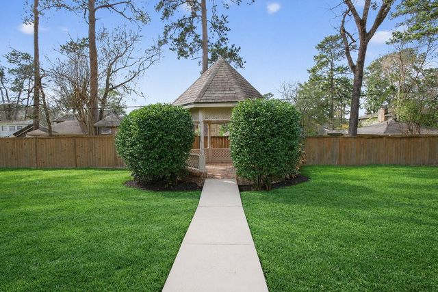 112 Kirkwood Lane, Conroe, TX 77304