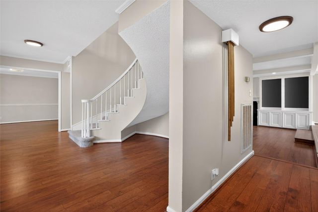 112 Kirkwood Lane, Conroe, TX 77304