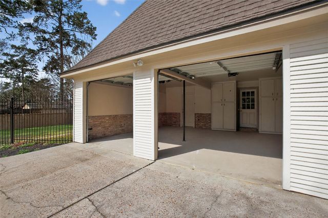 112 Kirkwood Lane, Conroe, TX 77304
