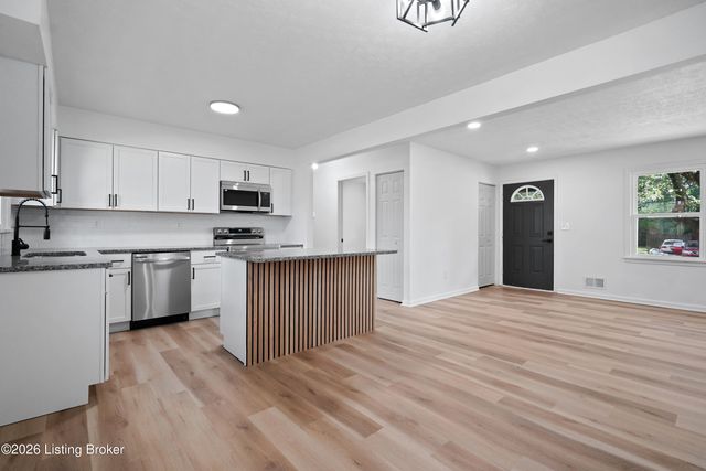 6319 Riverdale Rd, Louisville, KY 40272