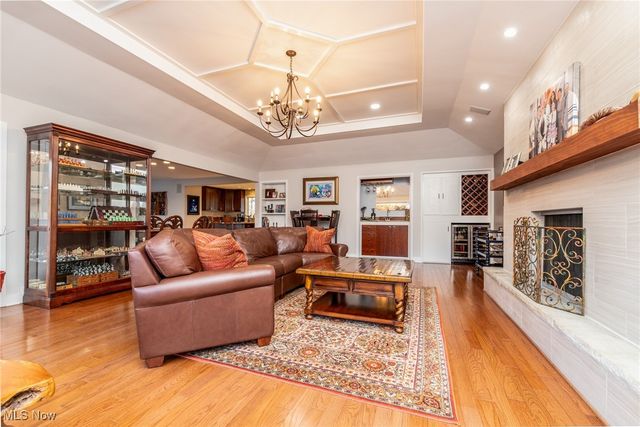 26091 Shaker Boulevard, Beachwood, OH 44122