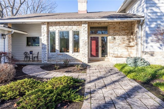 26091 Shaker Boulevard, Beachwood, OH 44122